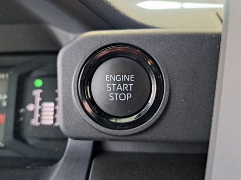 Used 2025 Toyota Tacoma SR5 AWD/4WD image 12