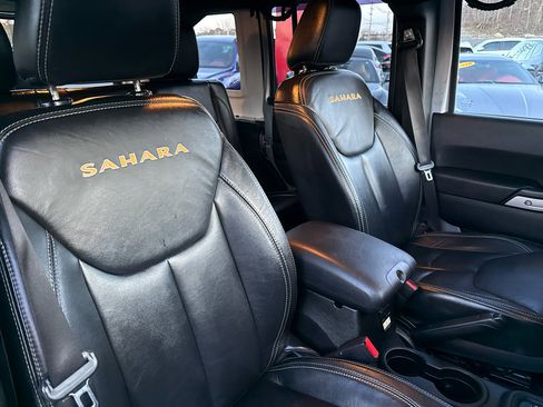 Used 2013 Jeep Wrangler Unlimited Sahara w/ Dual Top Group image 40