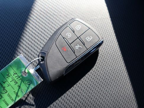 Used 2025 Chevrolet Equinox LT w/ Convenience Package II image 37