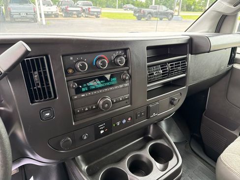 Used 2025 Chevrolet Express 3500 LT w/ LT Preferred Equipment Group RWD image 16