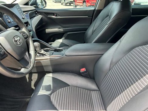 Used 2021 Toyota Camry SE FWD image 11