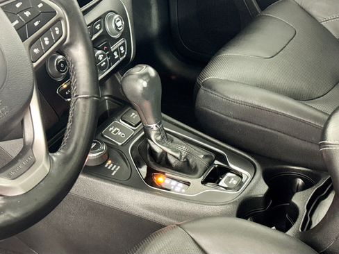 Used 2021 Jeep Cherokee Limited AWD/4WD image 28