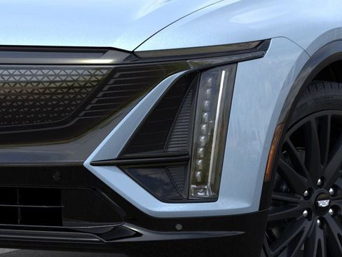 New 2026 Cadillac Lyriq Sport image 10