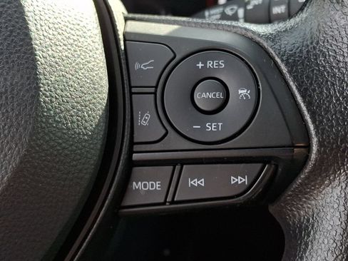 Certified 2025 Toyota RAV4 XLE FWD image 27