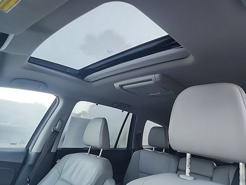 Used 2017 Honda Pilot Touring image 13