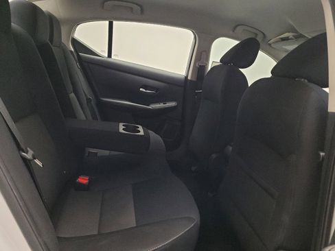 Used 2022 Nissan Sentra SV FWD image 19