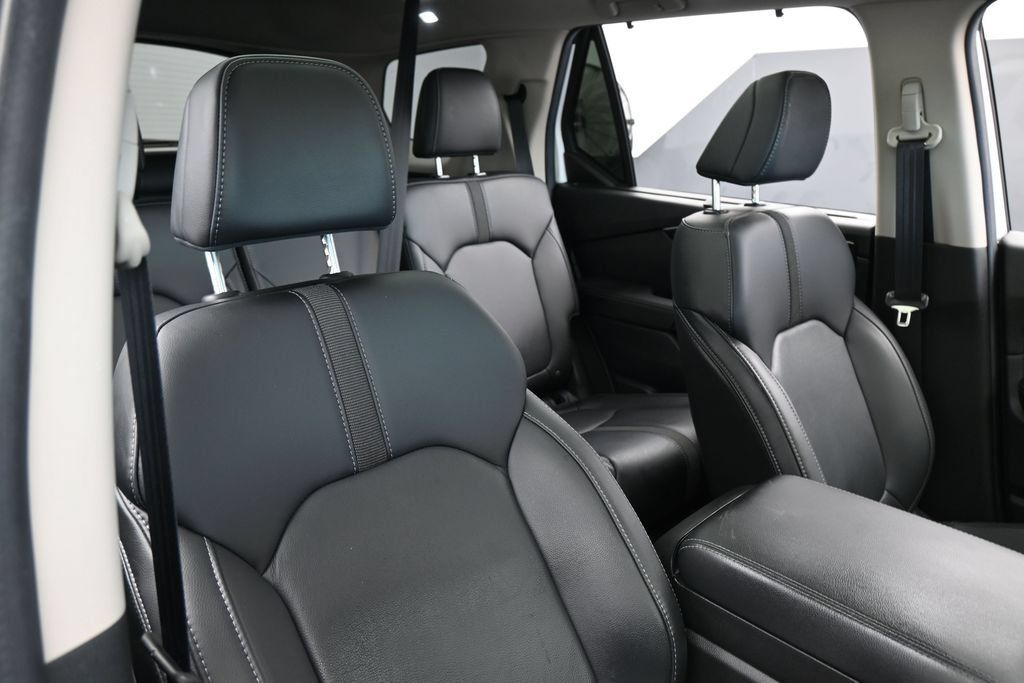 Used 2025 Honda Pilot Touring image 48