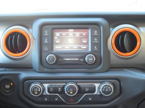 Used 2018 Jeep Wrangler Unlimited Sport S AWD/4WD image 15