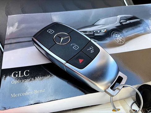 Used 2022 Mercedes-Benz GLC 300 GLC 300 w/ Premium Package Lite image 14