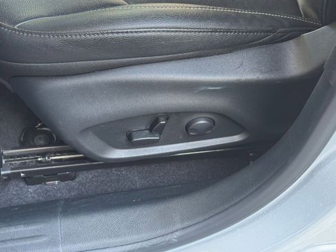 Used 2025 Jeep Compass Limited image 22