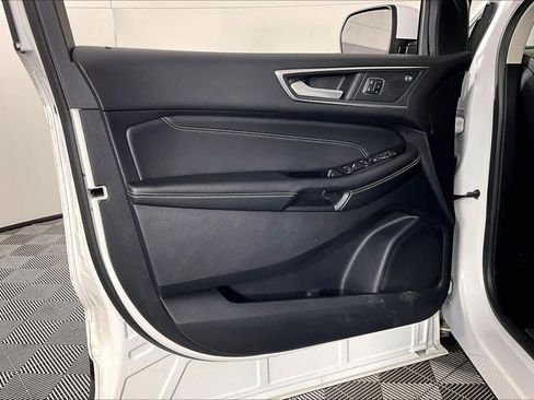 Used 2020 Ford Edge Titanium image 19