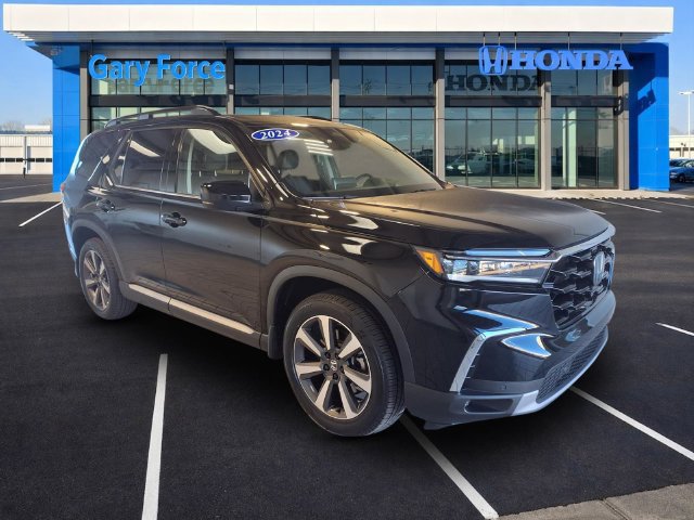 Certified 2024 Honda Pilot Touring image 1