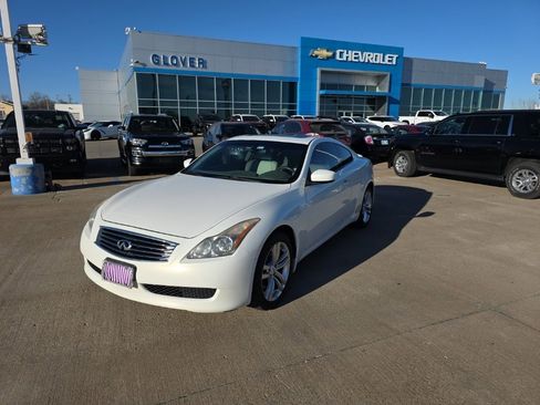Used 2010 INFINITI G37 x w/ Premium Pkg image 1