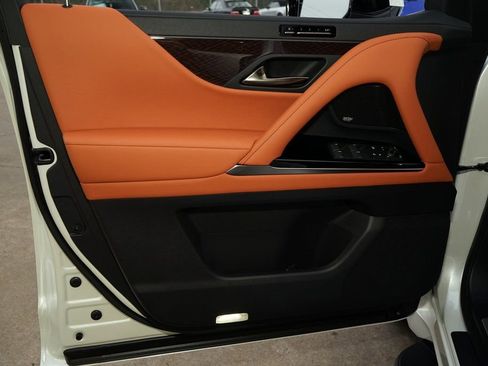 Used 2026 Lexus LX 700h Ultra Luxury image 30