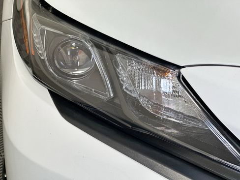 Used 2022 Toyota Camry SE w/ Audio Upgrade Package image 9