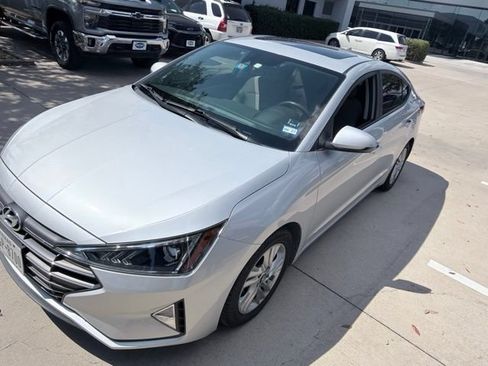 Used 2019 Hyundai Elantra Value Edition FWD image 3