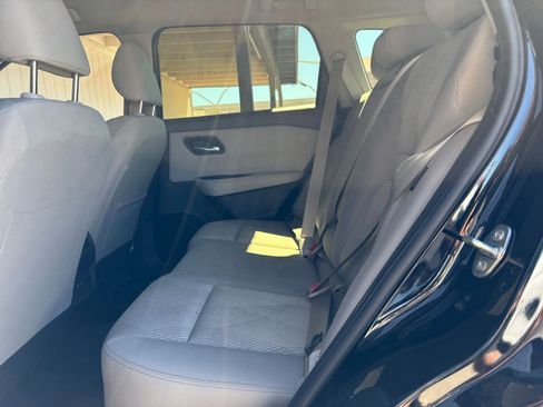 Used 2025 Nissan Rogue SV FWD image 28