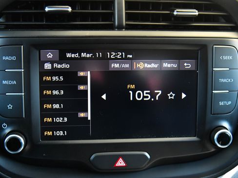 Used 2024 Kia Soul LX w/ Option Group 015 FWD image 18