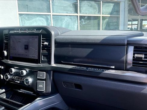 Used 2024 Ford F250 Lariat w/ Lariat Ultimate Package AWD/4WD image 12