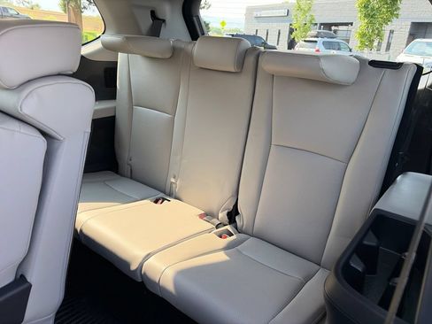 Used 2025 Toyota Grand Highlander AWD Hybrid image 24