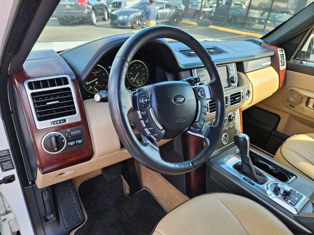 Used 2012 Land Rover Range Rover HSE AWD/4WD image 14