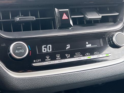 Certified 2025 Toyota Corolla LE image 21