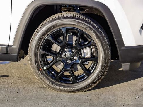 New 2026 Jeep Compass Latitude image 11