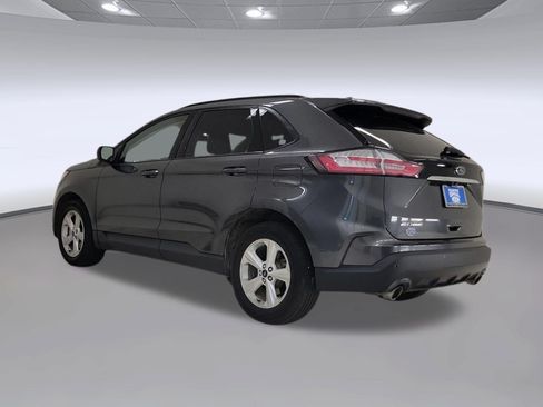Used 2020 Ford Edge SE FWD image 3