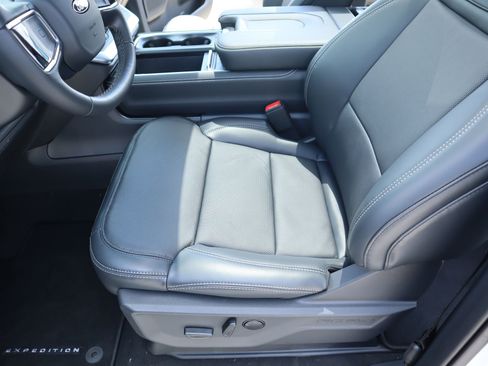 New 2026 Ford Expedition Platinum AWD/4WD image 12