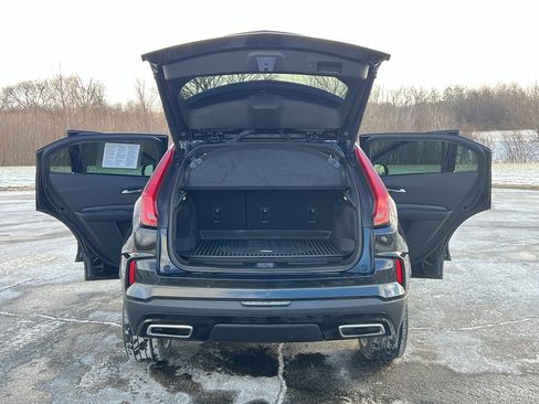 Used 2024 Cadillac XT4 Premium Luxury image 38