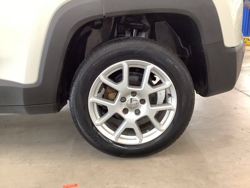 Used 2021 Jeep Renegade Limited AWD/4WD image 25
