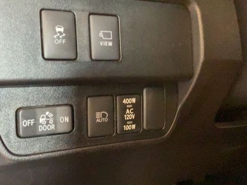 Used 2022 Toyota Tacoma Limited AWD/4WD image 19