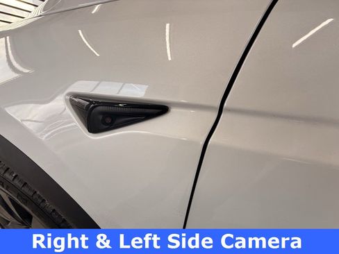 Used 2023 Tesla Model X image 40