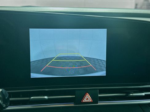 Used 2025 Hyundai Elantra SEL image 23