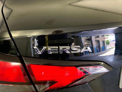 Used 2025 Nissan Versa SV FWD image 8