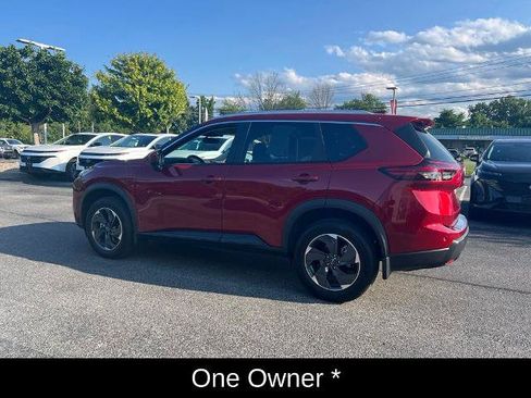 Certified 2025 Nissan Rogue SV w/ SV Premium Package AWD/4WD image 11