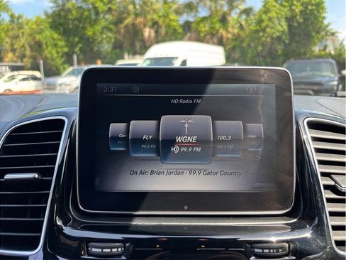 Used 2016 Mercedes-Benz GLE 63 AMG 4MATIC image 31