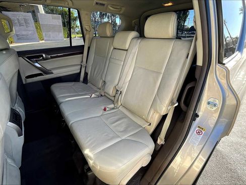 Used 2013 Lexus GX 460 image 19