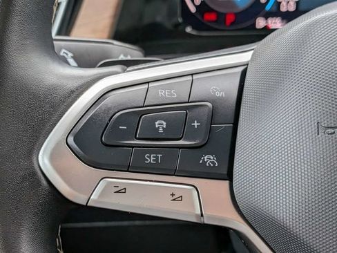 Certified 2025 Volkswagen Atlas SE FWD image 27