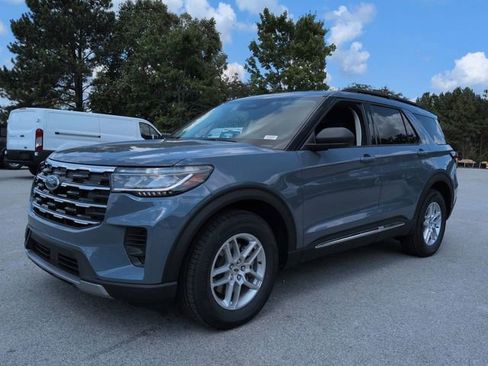 New 2025 Ford Explorer Active image 7