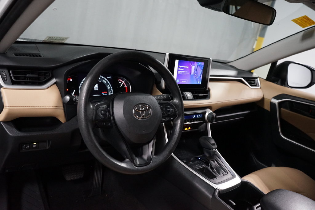 Certified 2023 Toyota RAV4 LE FWD image 11