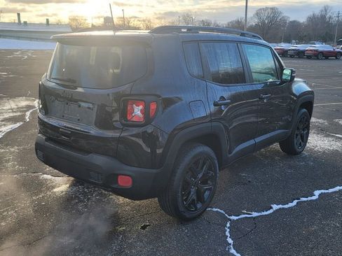 Used 2018 Jeep Renegade Altitude w/ UConnect 8.4 Nav Group image 12