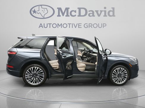 Used 2022 Lincoln Corsair Reserve w/ Equipment Group 201A AWD/4WD image 43