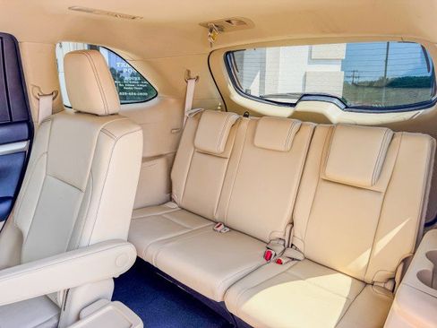Used 2014 Toyota Highlander XLE FWD image 7