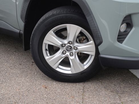 Used 2020 Toyota RAV4 XLE w/ All Weather Liner Package AWD/4WD image 29