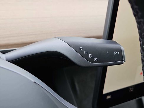 Used 2022 Tesla Model Y Performance image 30