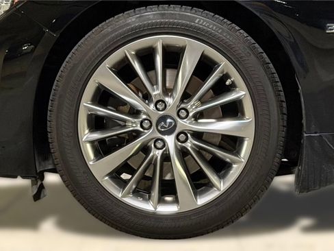 Used 2018 INFINITI Q50 Luxe w/ Essential Package (3.0T Luxe) AWD/4WD image 12