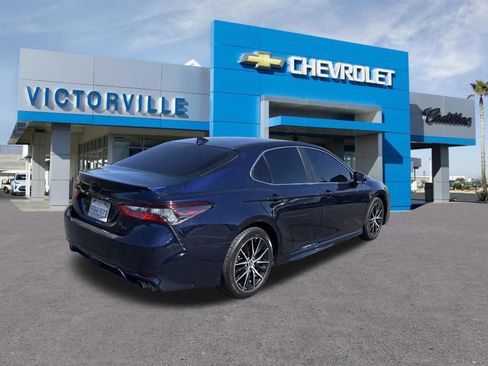 Used 2022 Toyota Camry SE w/ Carpet Mat Package (TMS) FWD image 6