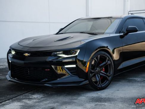 Used 2018 Chevrolet Camaro SS image 35