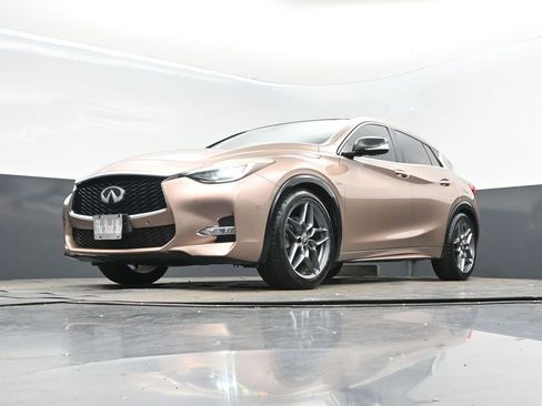 Used 2018 INFINITI QX30 Sport w/ Sport Leather Package image 39